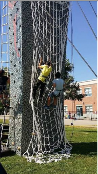 *Rede,  para escalada, em corda maciça, resistente , Malha de 30 cm, medidas  4x2